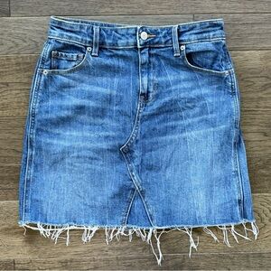 Old Navy Women’s Blue Medium Wash Denim Frayed Hem Mini Jean Skirt Size 0